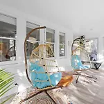 5Br 3Ba Family Retreat 2 Blocks From Beach