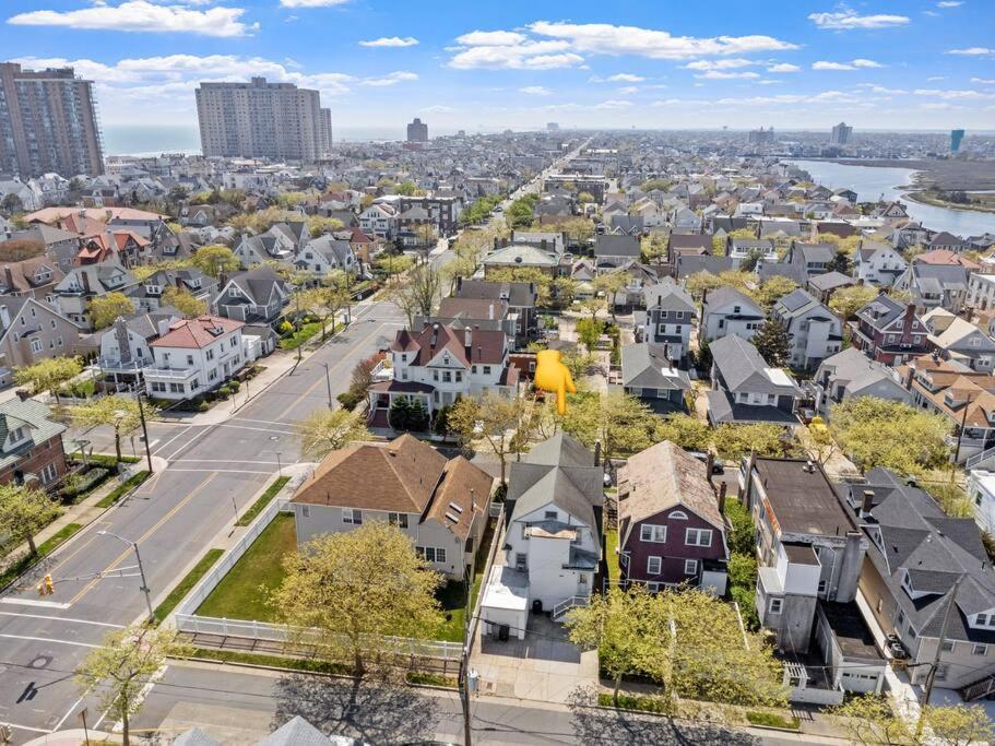 Holiday home 5br 3ba Family Retreat 2 Blocks From Atlantic City