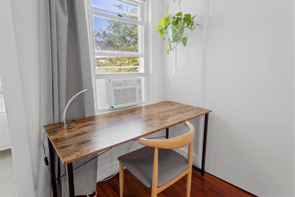 5br 3ba Family Retreat 2 Blocks From
