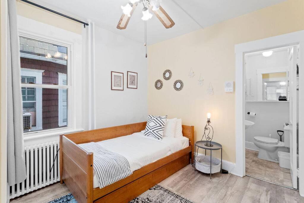 5br 3ba Family Retreat 2 Blocks From Holiday home *