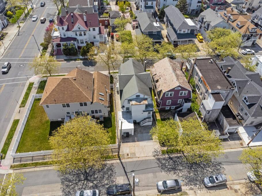 5br 3ba Family Retreat 2 Blocks From Holiday home