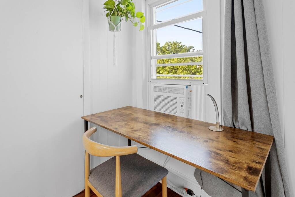 5br 3ba Family Retreat 2 Blocks From Holiday home *